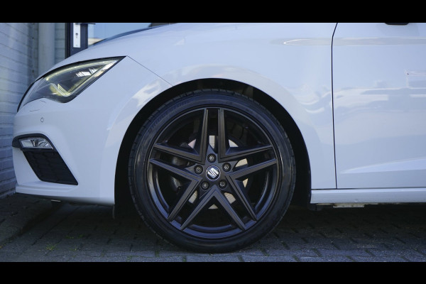 Seat Leon 1.5 TSI FR Ultimate Edition Black Sky AUTOMAAT-ACC-AMBIANCE-BEATS-CAMERA-KEYLESS-MODE-NAVIGATIE-PANORAMA-VIRTUEEL