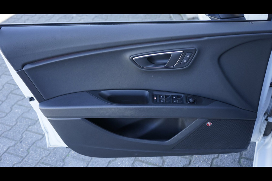 Seat Leon 1.5 TSI FR Ultimate Edition Black Sky AUTOMAAT-ACC-AMBIANCE-BEATS-CAMERA-KEYLESS-MODE-NAVIGATIE-PANORAMA-VIRTUEEL