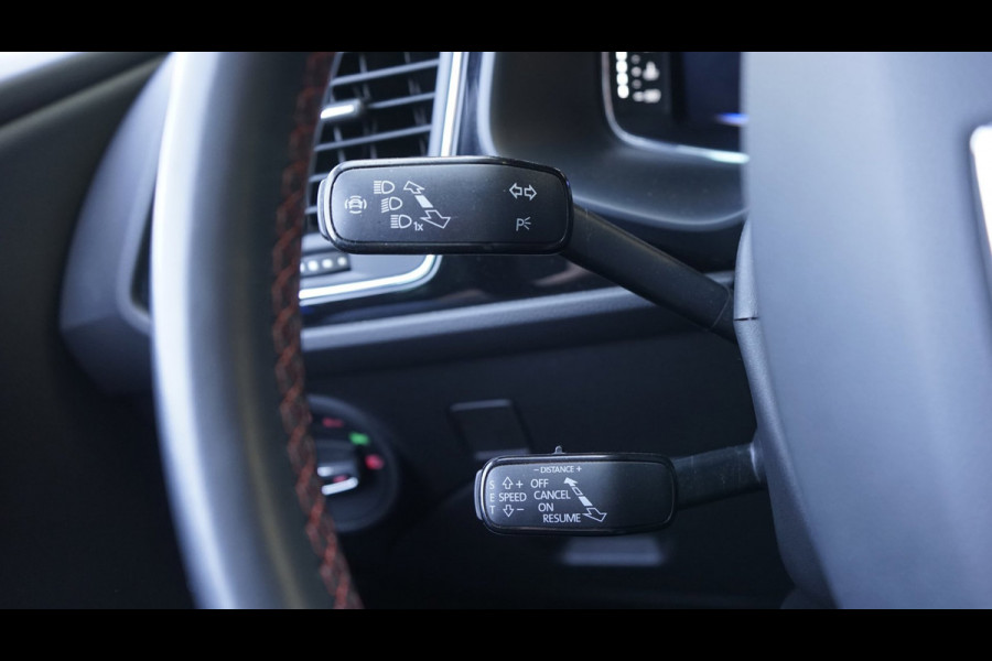 Seat Leon 1.5 TSI FR Ultimate Edition Black Sky AUTOMAAT-ACC-AMBIANCE-BEATS-CAMERA-KEYLESS-MODE-NAVIGATIE-PANORAMA-VIRTUEEL