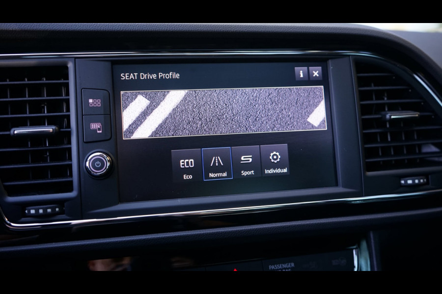 Seat Leon 1.5 TSI FR Ultimate Edition Black Sky AUTOMAAT-ACC-AMBIANCE-BEATS-CAMERA-KEYLESS-MODE-NAVIGATIE-PANORAMA-VIRTUEEL