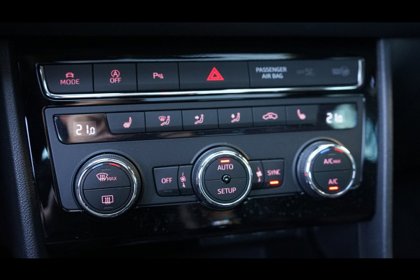 Seat Leon 1.5 TSI FR Ultimate Edition Black Sky AUTOMAAT-ACC-AMBIANCE-BEATS-CAMERA-KEYLESS-MODE-NAVIGATIE-PANORAMA-VIRTUEEL