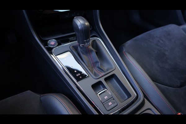 Seat Leon 1.5 TSI FR Ultimate Edition Black Sky AUTOMAAT-ACC-AMBIANCE-BEATS-CAMERA-KEYLESS-MODE-NAVIGATIE-PANORAMA-VIRTUEEL