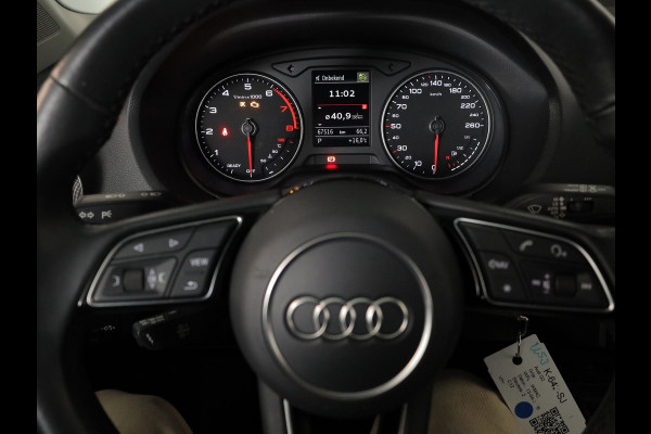 Audi Q2 35 TFSI Business Edition 150pk | Navigatie | 19 inch Lichtmetalen velgen | Parkeersensoren | Cruise controle