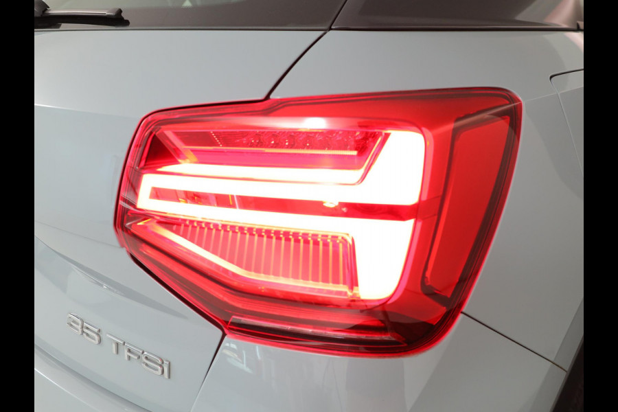 Audi Q2 35 TFSI Business Edition 150pk | Navigatie | 19 inch Lichtmetalen velgen | Parkeersensoren | Cruise controle