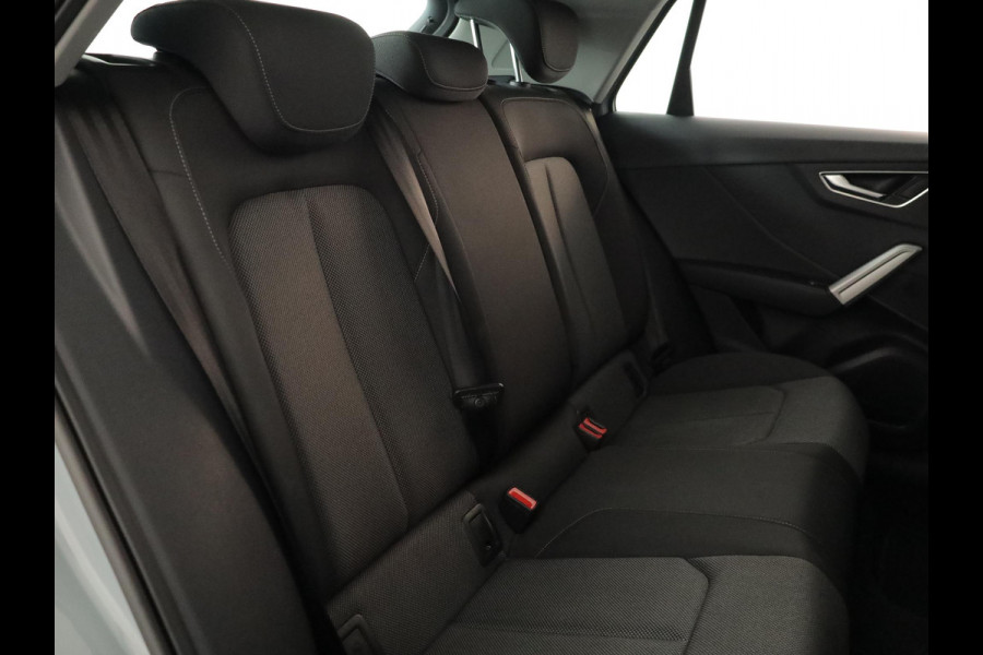 Audi Q2 35 TFSI Business Edition 150pk | Navigatie | 19 inch Lichtmetalen velgen | Parkeersensoren | Cruise controle
