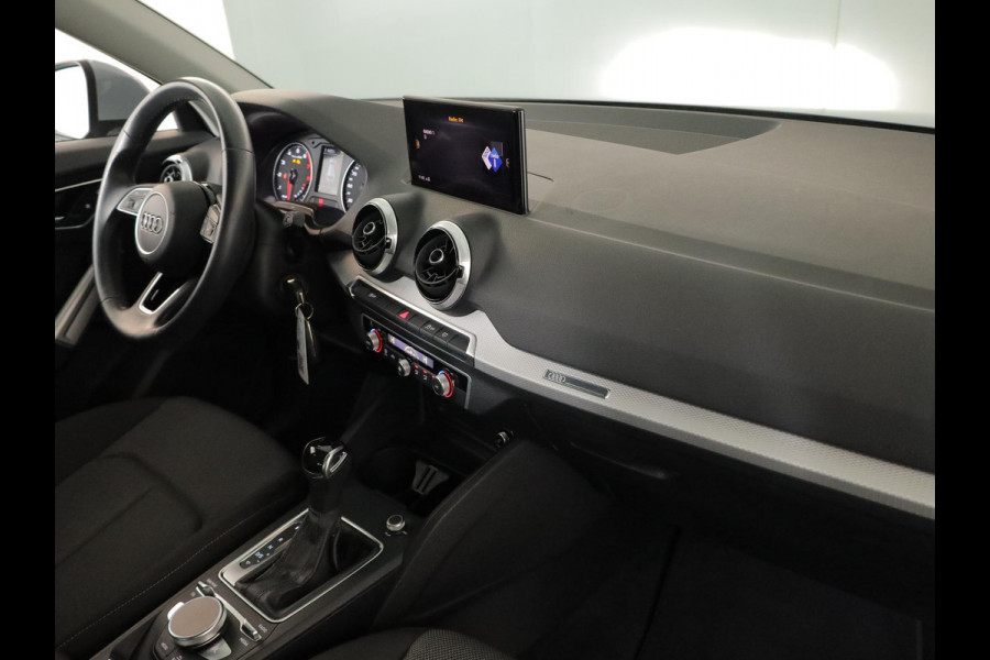Audi Q2 35 TFSI Business Edition 150pk | Navigatie | 19 inch Lichtmetalen velgen | Parkeersensoren | Cruise controle