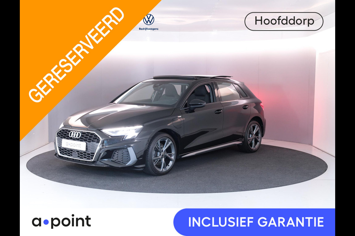 Audi A3 Sportback 40 TFSI e S-Line 204 pk S-tronic | SOH 99% | Private lease vanaf €603,- | Panoramadak | Parkeersensoren (Park assist) | Achteruitrijcamera | Stoelverwarming | S-Line exterieur |