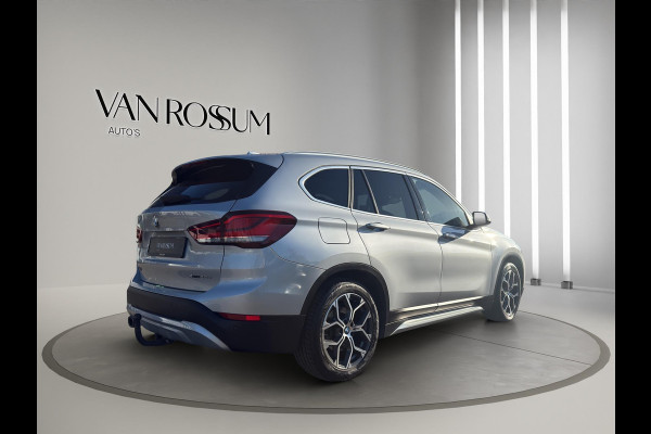 BMW X1 xDrive25e High Executive X-Line Panorama | Leder | Sportstoelen | Led | Park sensors V+A |
