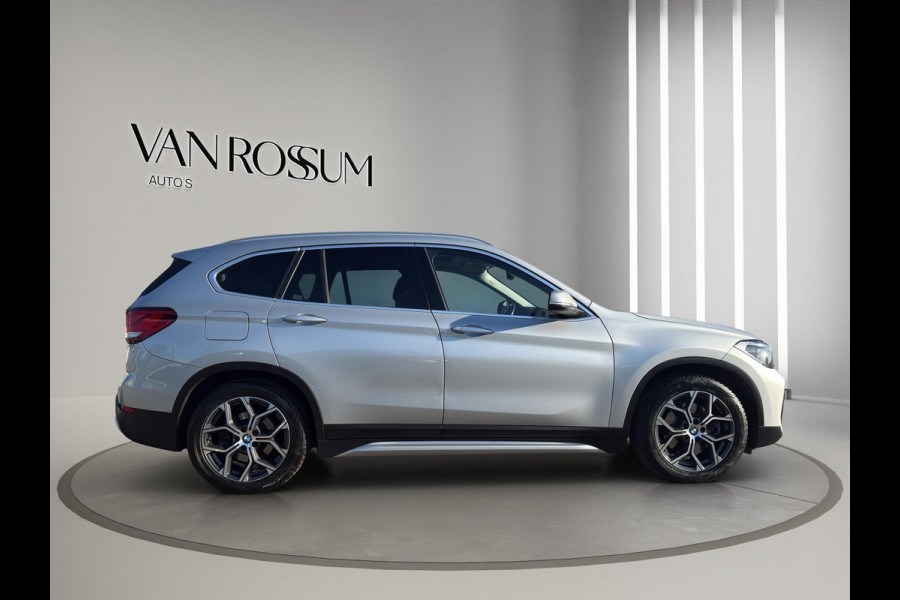 BMW X1 xDrive25e High Executive X-Line Panorama | Leder | Sportstoelen | Led | Park sensors V+A |