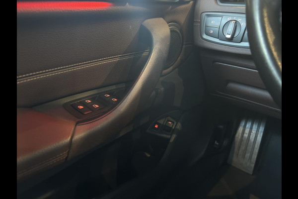 BMW X1 xDrive25e High Executive X-Line Panorama | Leder | Sportstoelen | Led | Park sensors V+A |