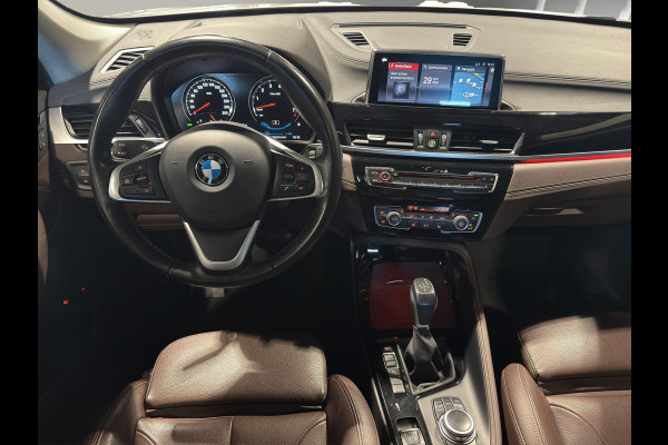 BMW X1 xDrive25e High Executive X-Line Panorama | Leder | Sportstoelen | Led | Park sensors V+A |