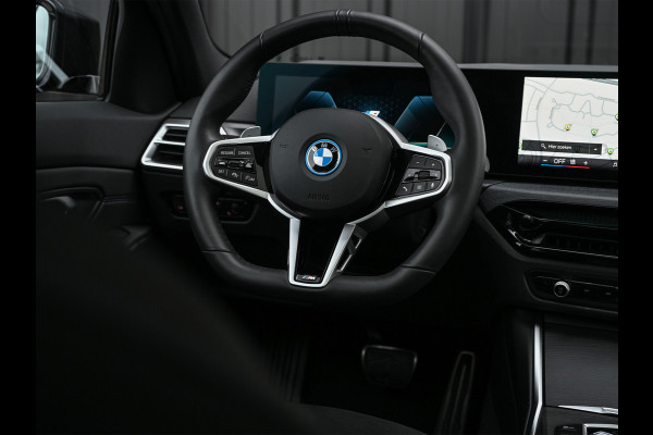 BMW 3 Serie Touring 330e xDrive M sport | Accu 19,5kWh | Trekhaak | Panorama dak  | Active Cruise | Camera  | Ambiance interieur