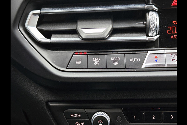BMW 1-serie 118i Corporate Executive M-sport (Dealer OnderH, NAvi, StoelV, PDC V+A, Led, Cruise Con, Etc)