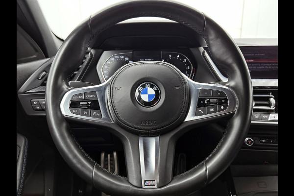 BMW 1-serie 118i Corporate Executive M-sport (Dealer OnderH, NAvi, StoelV, PDC V+A, Led, Cruise Con, Etc)