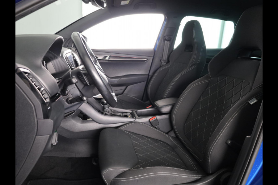 Škoda Karoq 1.5 TSI ACT Sportline Business 150pk | Wegklapbare trekhaak | Navigatie | Parkeercamera | Led koplampen