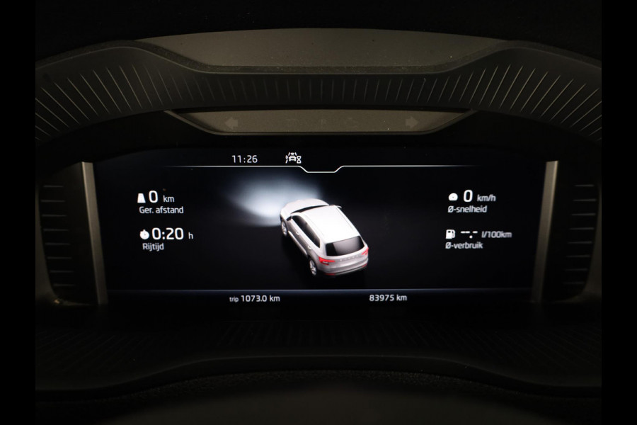 Škoda Karoq 1.5 TSI ACT Sportline Business 150pk | Wegklapbare trekhaak | Navigatie | Parkeercamera | Led koplampen