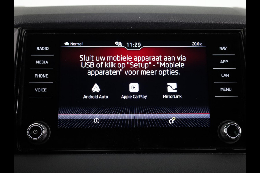 Škoda Karoq 1.5 TSI ACT Sportline Business 150pk | Wegklapbare trekhaak | Navigatie | Parkeercamera | Led koplampen
