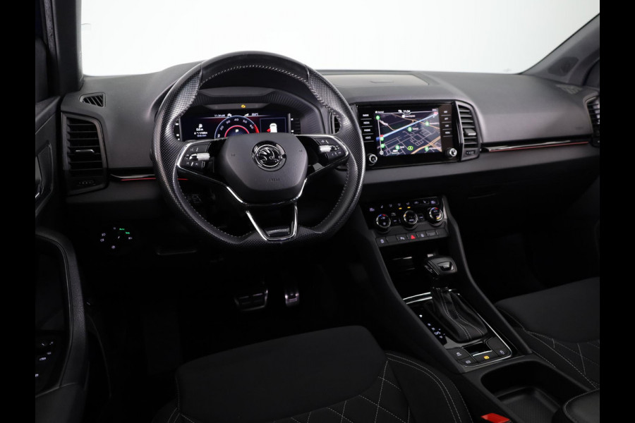 Škoda Karoq 1.5 TSI ACT Sportline Business 150pk | Wegklapbare trekhaak | Navigatie | Parkeercamera | Led koplampen