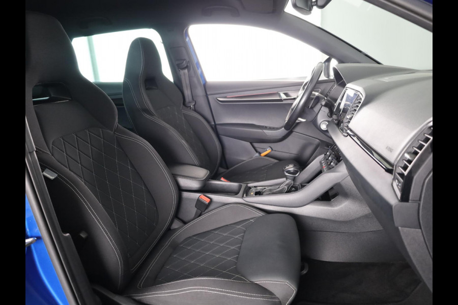 Škoda Karoq 1.5 TSI ACT Sportline Business 150pk | Wegklapbare trekhaak | Navigatie | Parkeercamera | Led koplampen
