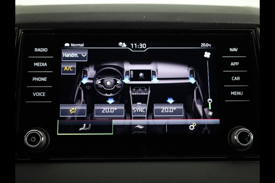Škoda Karoq 1.5 TSI ACT Sportline Business 150pk | Wegklapbare trekhaak | Navigatie | Parkeercamera | Led koplampen