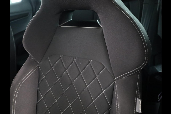 Škoda Karoq 1.5 TSI ACT Sportline Business 150pk | Wegklapbare trekhaak | Navigatie | Parkeercamera | Led koplampen