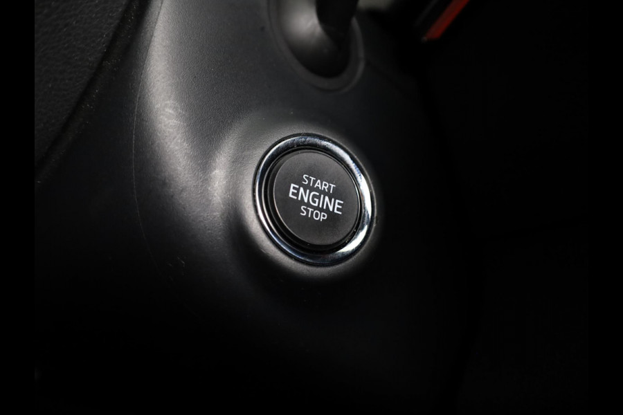 Škoda Karoq 1.5 TSI ACT Sportline Business 150pk | Wegklapbare trekhaak | Navigatie | Parkeercamera | Led koplampen