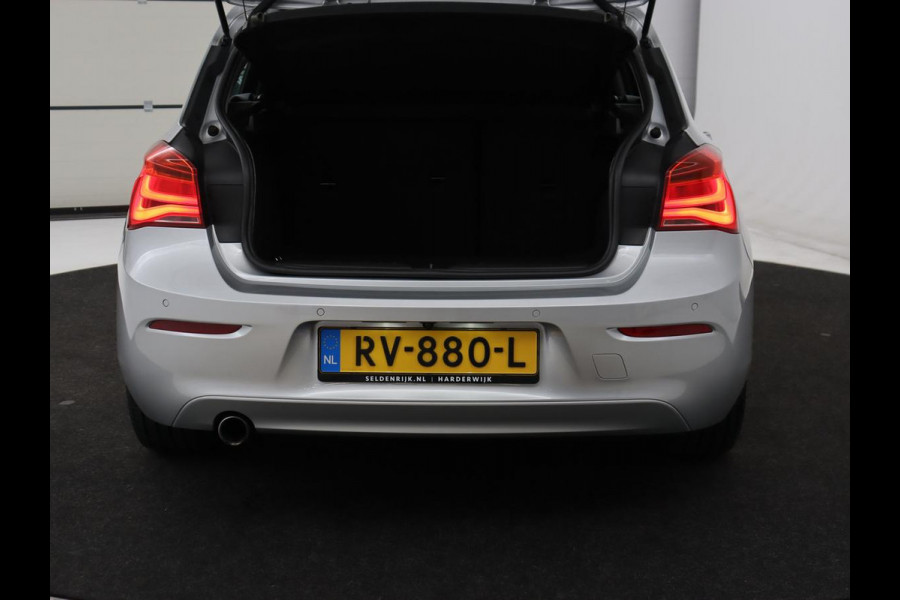 BMW 1-serie 118i Executive | Schuifdak | Leder | Stoelverwarming | Camera | Full LED | Navigatie | Parkeerhulp | Climate control | Bluetooth | Cruise control