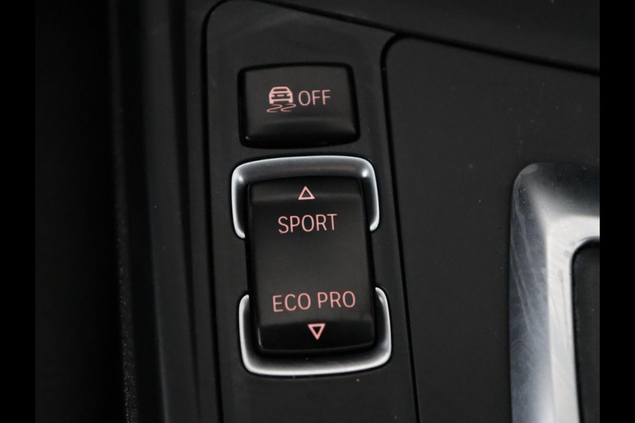 BMW 1-serie 118i Executive | Schuifdak | Leder | Stoelverwarming | Camera | Full LED | Navigatie | Parkeerhulp | Climate control | Bluetooth | Cruise control
