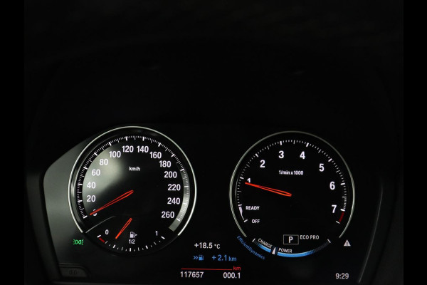 BMW 1-serie 118i Executive | Schuifdak | Leder | Stoelverwarming | Camera | Full LED | Navigatie | Parkeerhulp | Climate control | Bluetooth | Cruise control