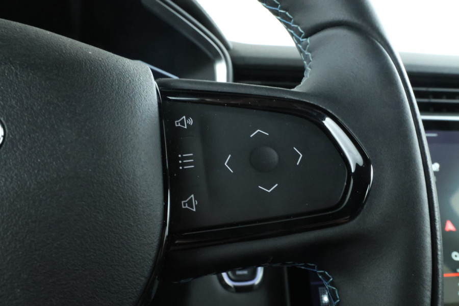 Lynk & Co 01 1.5 Zwarte hemel, Panorama, Digital Dash!