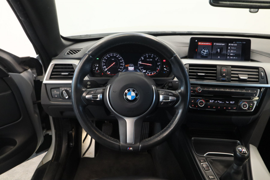 BMW 4 Serie Cabrio 420i High Executive Cruise/Climate M Sport !! 2e Pinksterdag geopend van 12:00 tot 17:00u !!
