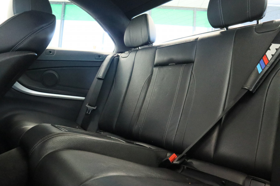 BMW 4 Serie Cabrio 420i High Executive Cruise/Climate M Sport !! 2e Pinksterdag geopend van 12:00 tot 17:00u !!