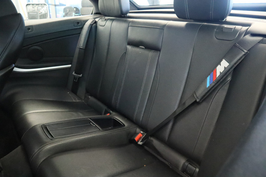 BMW 4 Serie Cabrio 420i High Executive Cruise/Climate M Sport !! 2e Pinksterdag geopend van 12:00 tot 17:00u !!