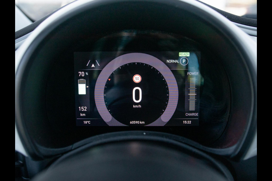 Fiat 500E Icon 42 kWh l SOH 92,8% | Clima | Cruise | Camera | 17" | Priv. Glass | Schuif/Kanteldak | Winter Pack | BSM | Apple Carplay