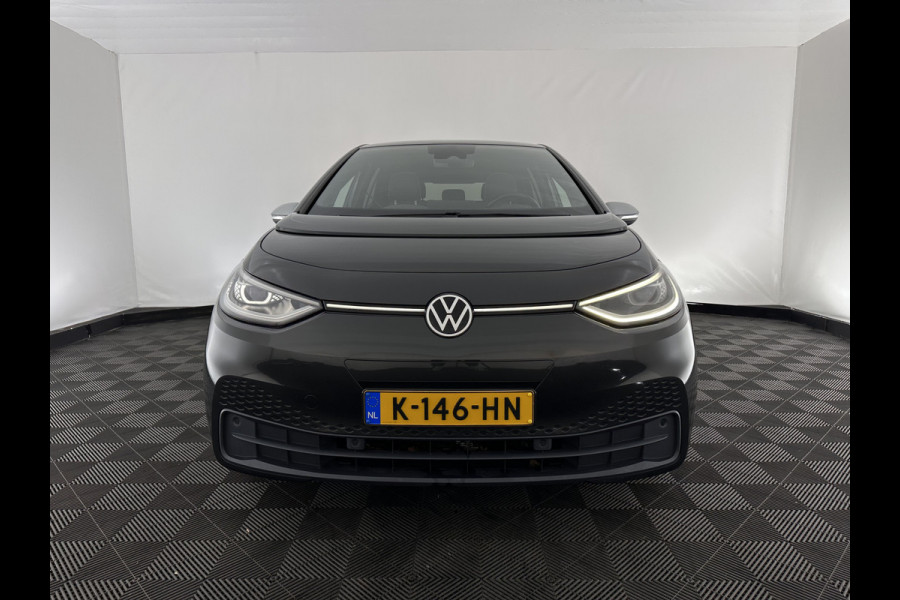 Volkswagen ID.3 First Plus 58 kWh [ 3-Fase ] (INCL.BTW) Aut. *FULL-LED | HEATED-COMFORTSEATS | CAMERA | DIGI-COCKPIT | NAVI-FULLMAP | KEYLESS | PRIVACY-GLASS | AMBIENT-LIGHT | ECC | PDC | CRUISE | 19''ALU*