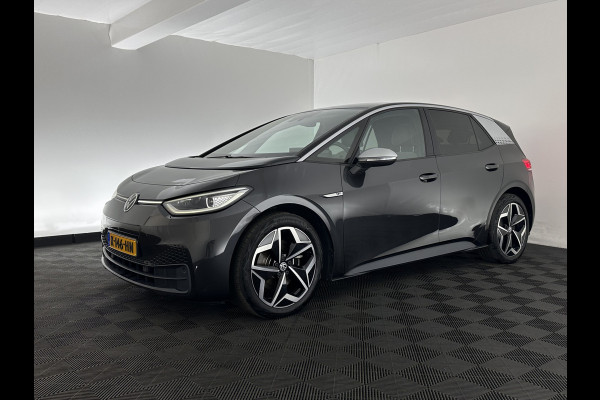 Volkswagen ID.3 First Plus 58 kWh [ 3-Fase ] (INCL.BTW) Aut. *FULL-LED | HEATED-COMFORTSEATS | CAMERA | DIGI-COCKPIT | NAVI-FULLMAP | KEYLESS | PRIVACY-GLASS | AMBIENT-LIGHT | ECC | PDC | CRUISE | 19''ALU*