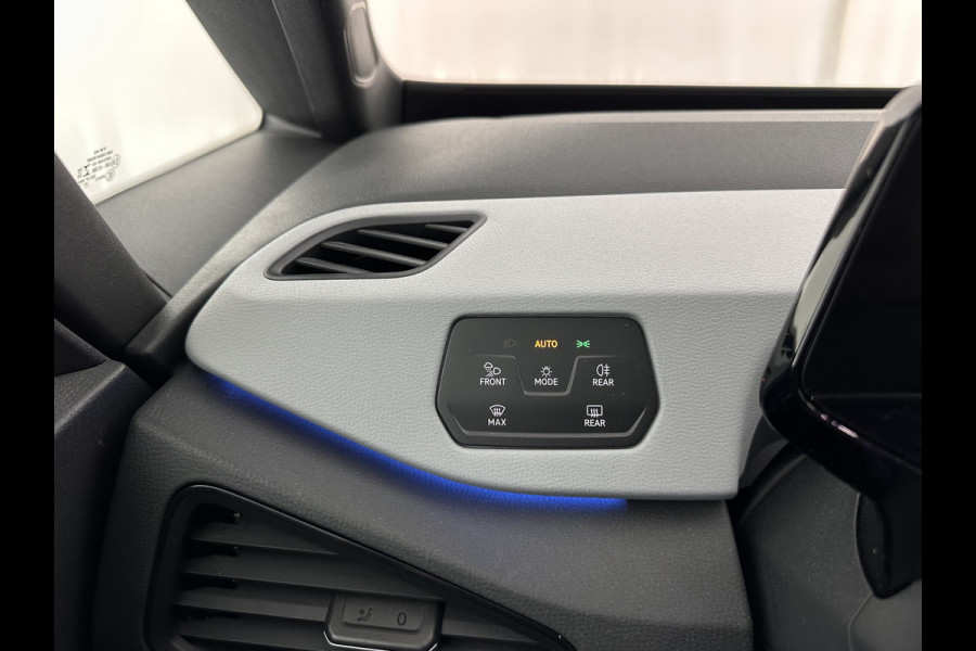 Volkswagen ID.3 First Plus 58 kWh [ 3-Fase ] (INCL.BTW) Aut. *FULL-LED | HEATED-COMFORTSEATS | CAMERA | DIGI-COCKPIT | NAVI-FULLMAP | KEYLESS | PRIVACY-GLASS | AMBIENT-LIGHT | ECC | PDC | CRUISE | 19''ALU*