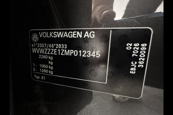 Volkswagen ID.3 First Plus 58 kWh [ 3-Fase ] (INCL.BTW) Aut. *FULL-LED | HEATED-COMFORTSEATS | CAMERA | DIGI-COCKPIT | NAVI-FULLMAP | KEYLESS | PRIVACY-GLASS | AMBIENT-LIGHT | ECC | PDC | CRUISE | 19''ALU*