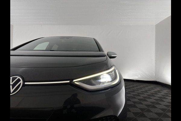 Volkswagen ID.3 First Plus 58 kWh [ 3-Fase ] (INCL.BTW) Aut. *FULL-LED | HEATED-COMFORTSEATS | CAMERA | DIGI-COCKPIT | NAVI-FULLMAP | KEYLESS | PRIVACY-GLASS | AMBIENT-LIGHT | ECC | PDC | CRUISE | 19''ALU*