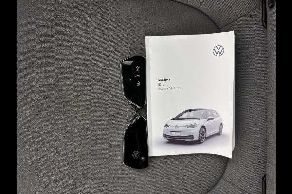 Volkswagen ID.3 First Plus 58 kWh [ 3-Fase ] (INCL.BTW) Aut. *FULL-LED | HEATED-COMFORTSEATS | CAMERA | DIGI-COCKPIT | NAVI-FULLMAP | KEYLESS | PRIVACY-GLASS | AMBIENT-LIGHT | ECC | PDC | CRUISE | 19''ALU*