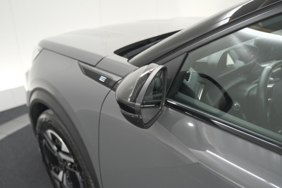 Peugeot e-2008 EV GT 50 kWh | 11 KW Laadfunctie | 360 Camera | Dodehoekdetectie | Apple Carplay