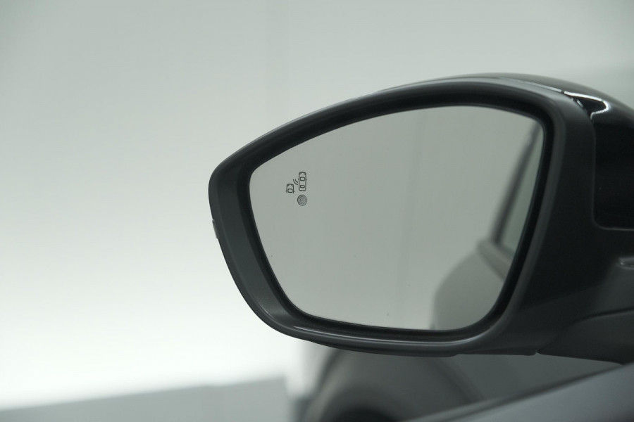 Peugeot e-2008 EV GT 50 kWh | 11 KW Laadfunctie | 360 Camera | Dodehoekdetectie | Apple Carplay