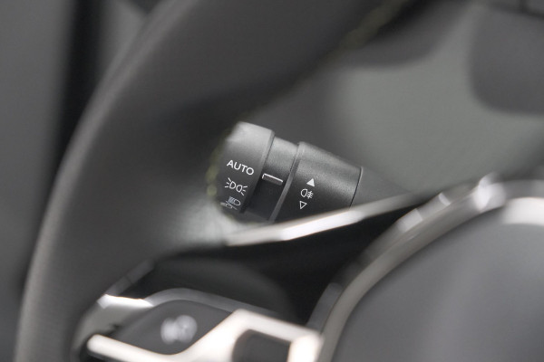 Peugeot e-2008 EV GT 50 kWh | 11 KW Laadfunctie | 360 Camera | Dodehoekdetectie | Apple Carplay