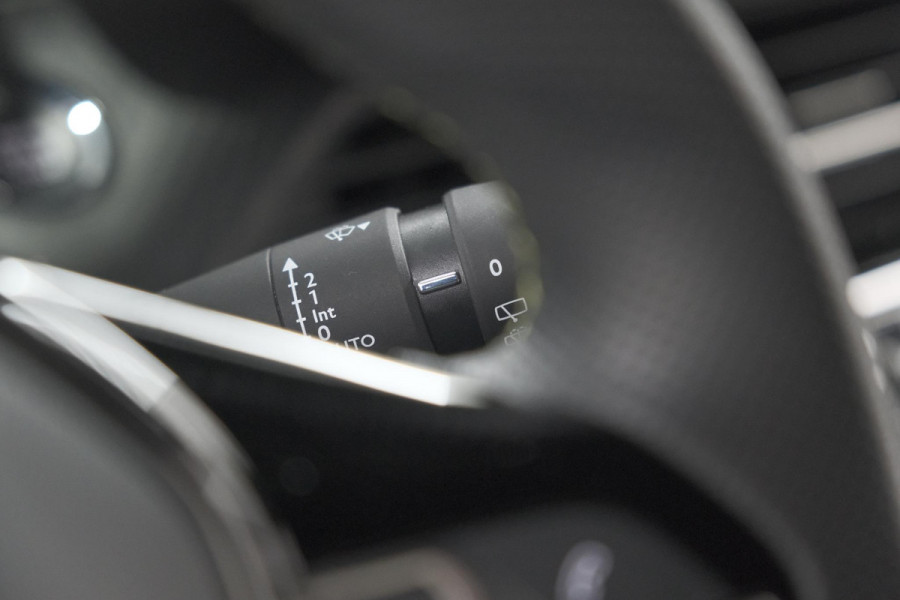 Peugeot e-2008 EV GT 50 kWh | 11 KW Laadfunctie | 360 Camera | Dodehoekdetectie | Apple Carplay