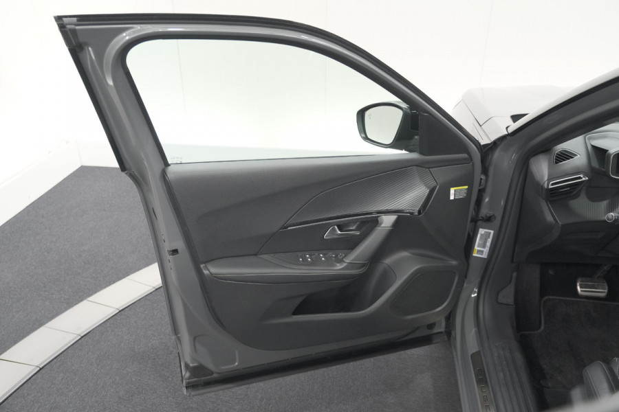 Peugeot e-2008 EV GT 50 kWh | 11 KW Laadfunctie | 360 Camera | Dodehoekdetectie | Apple Carplay