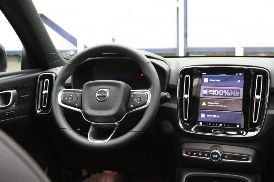 Volvo XC40 Recharge Ultimate 70 kWh 232 PK, Harman/Kardon, Panoramadak, 360 Camera, Adap. Cruise Control