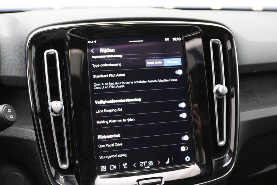 Volvo XC40 Recharge Ultimate 70 kWh 232 PK, Harman/Kardon, Panoramadak, 360 Camera, Adap. Cruise Control