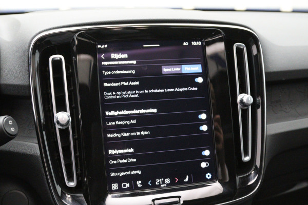 Volvo XC40 Recharge Ultimate 70 kWh 232 PK, Harman/Kardon, Panoramadak, 360 Camera, Adap. Cruise Control