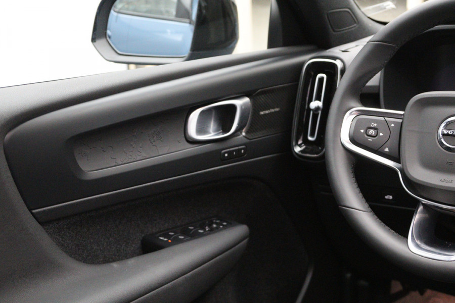 Volvo XC40 Recharge Ultimate 70 kWh 232 PK, Harman/Kardon, Panoramadak, 360 Camera, Adap. Cruise Control