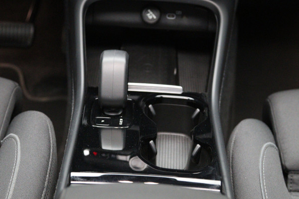 Volvo XC40 Recharge Ultimate 70 kWh 232 PK, Harman/Kardon, Panoramadak, 360 Camera, Adap. Cruise Control